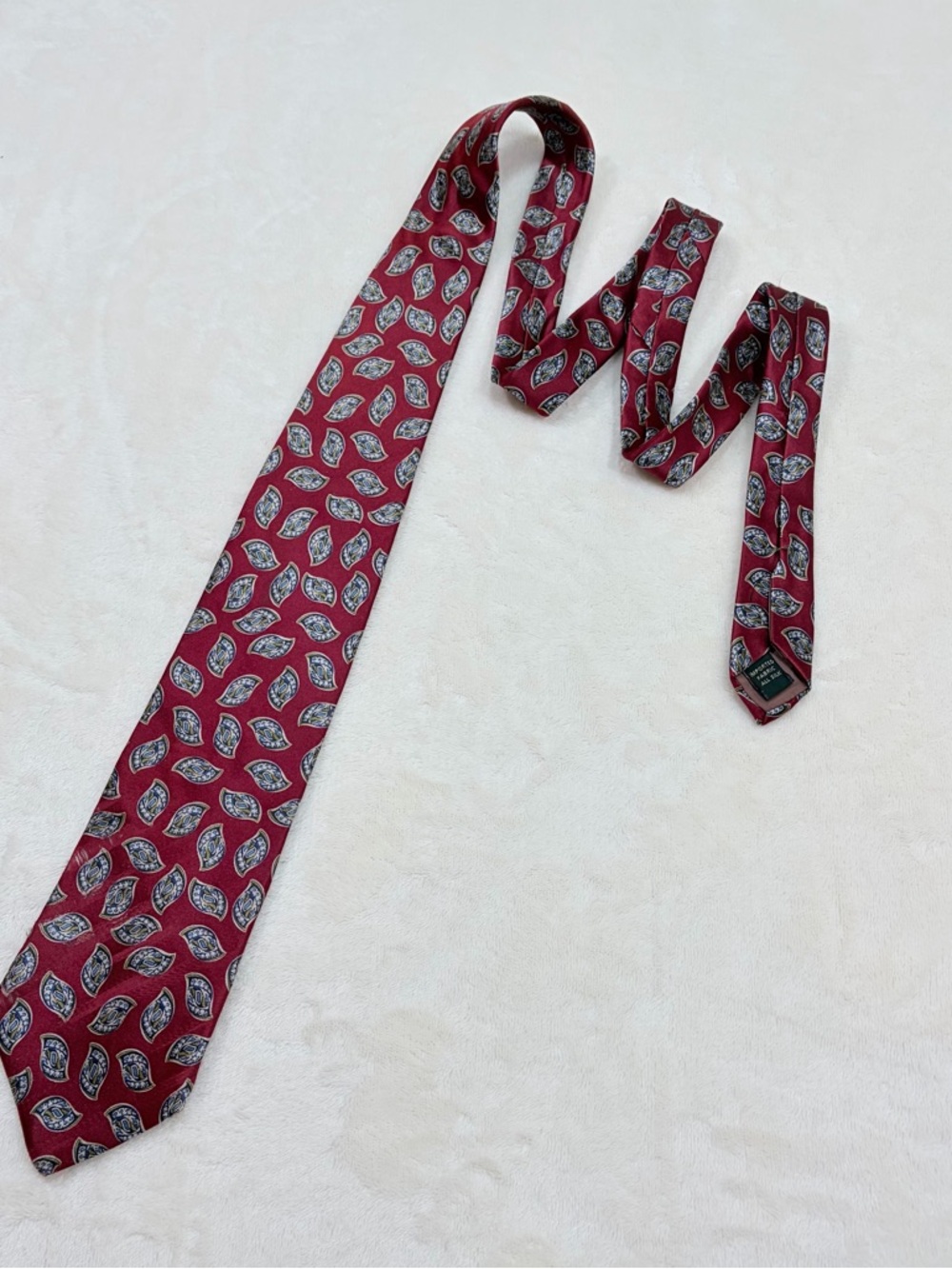 Saks Fifth Avenue‎ Burgundy Paisley Silk Tie